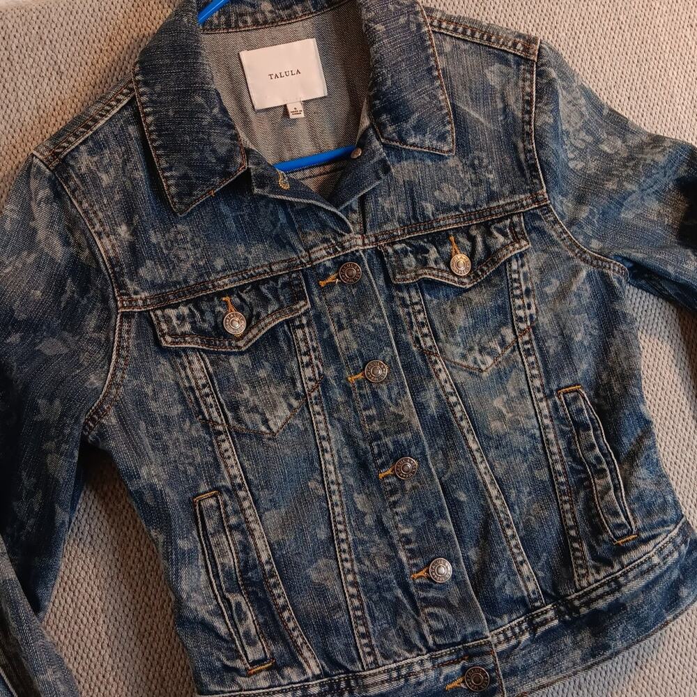 Talula Aritzia Cropped‎ Denim Jacket Womens Small Dark Rinse Floral Print Boho